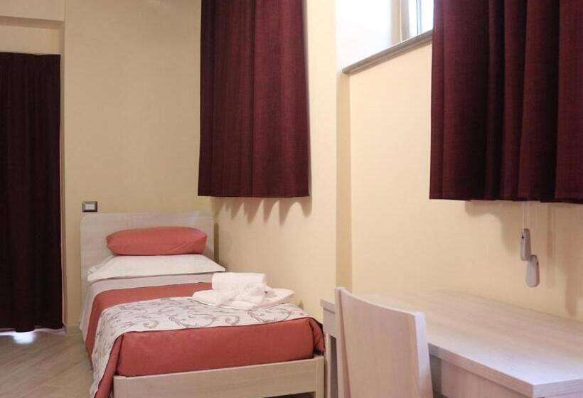 Трехместный Номер Стандарт с Балконом, Dimora Del Corso