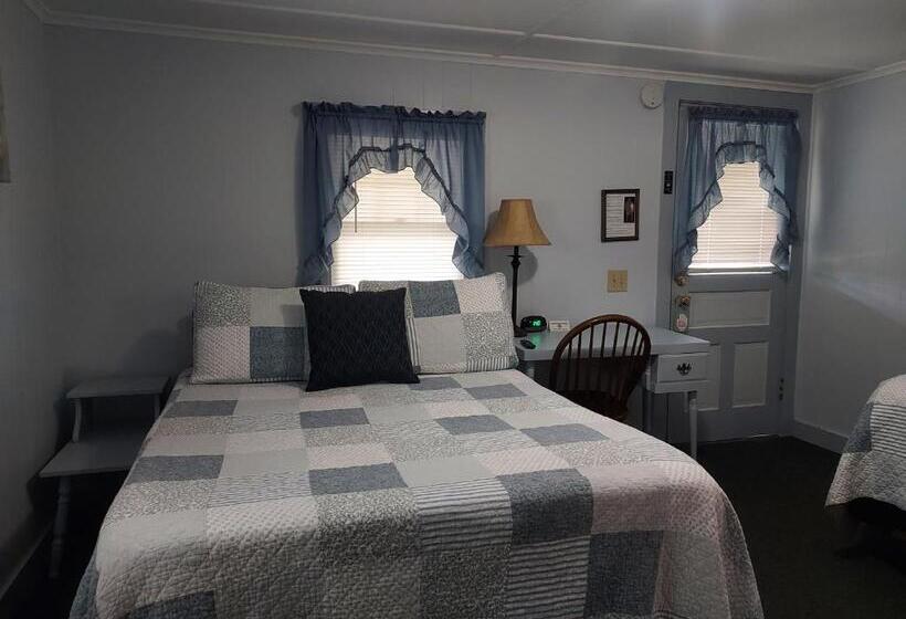 غرفة كلاسيكية ثلاثية, Serenity Motel