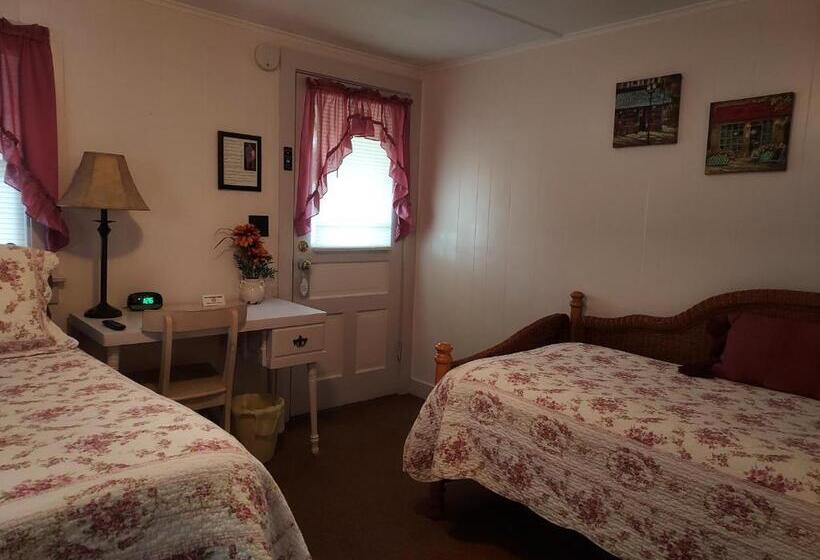 غرفة كلاسيكية ثلاثية, Serenity Motel