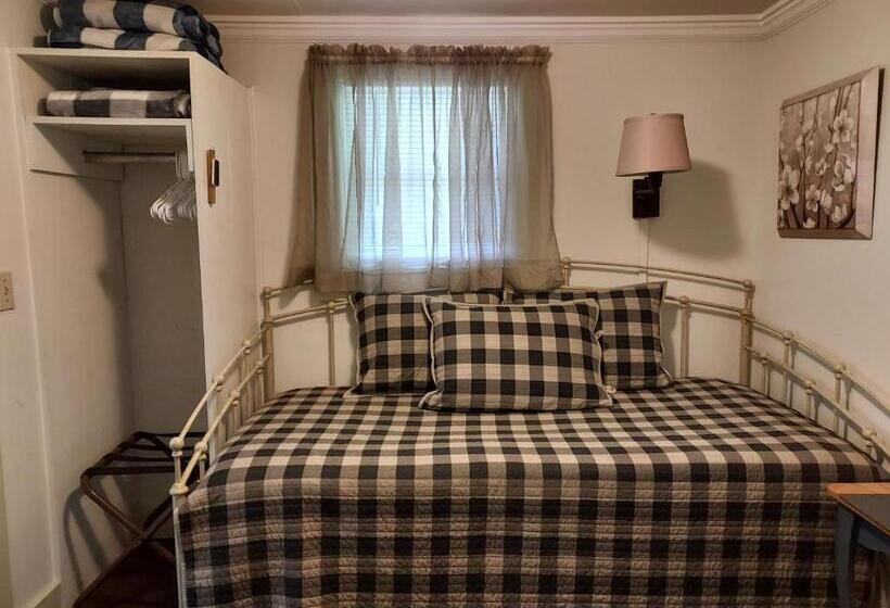 جناح ديلوكس, Serenity Motel