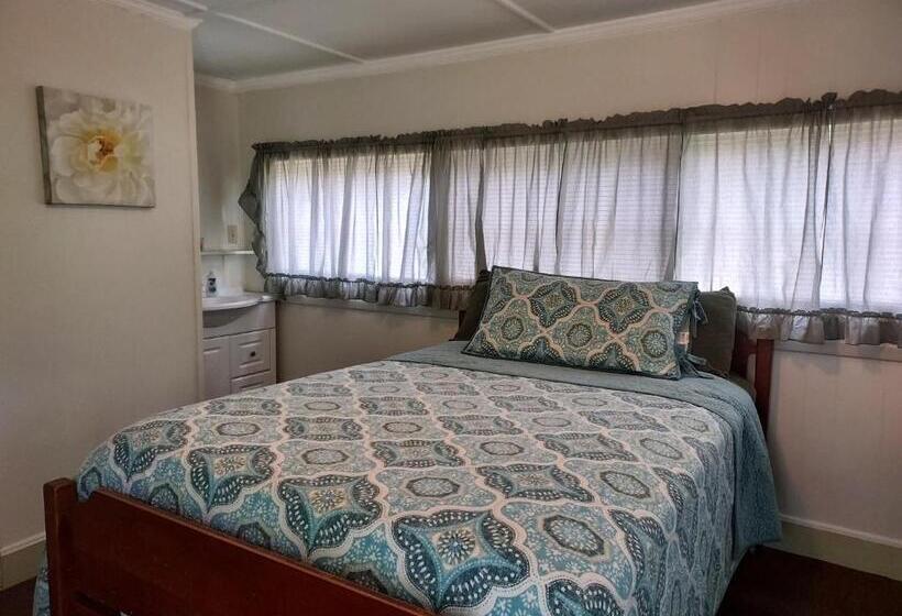 جناح ديلوكس, Serenity Motel