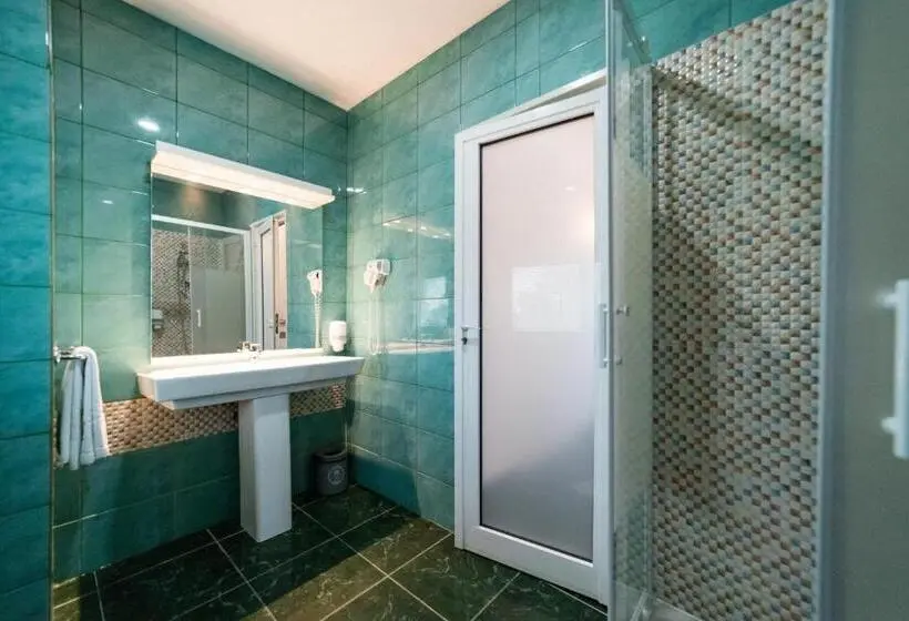 استودیو لوکس با چشمانداز دریا, Avenue Palm On The Beach Avenue Hotels