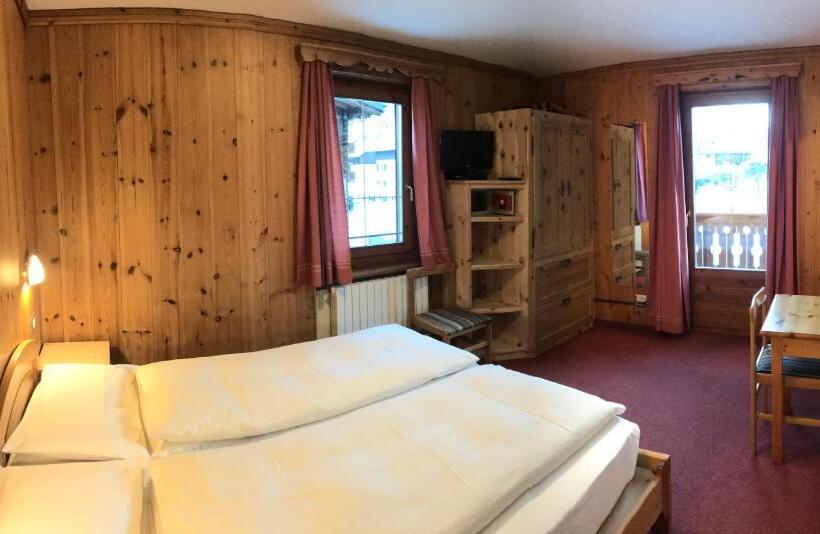 غرفة قياسية مزوَّدة بشُرفة, Garni La Casetta