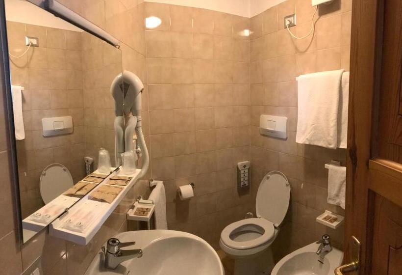 غرفة قياسية مزوَّدة بشُرفة, Garni La Casetta