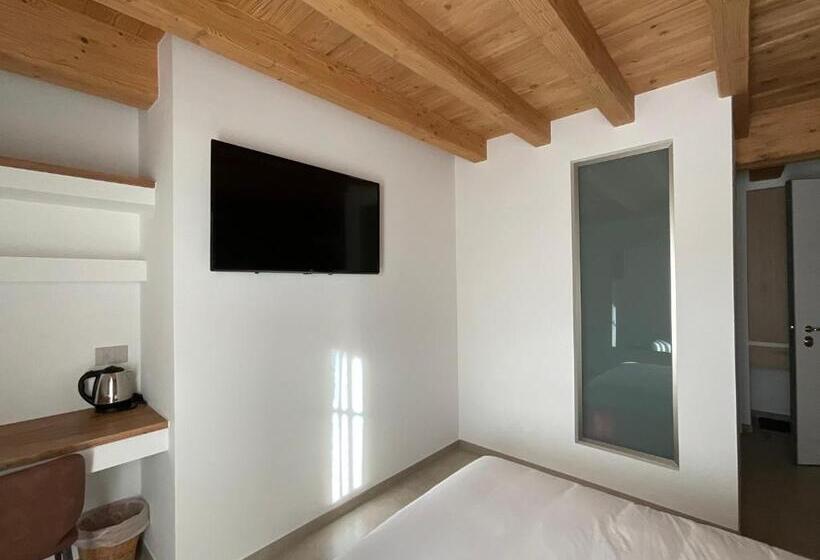 غرفة قياسية مزوَّدة بشُرفة, Garni La Casetta