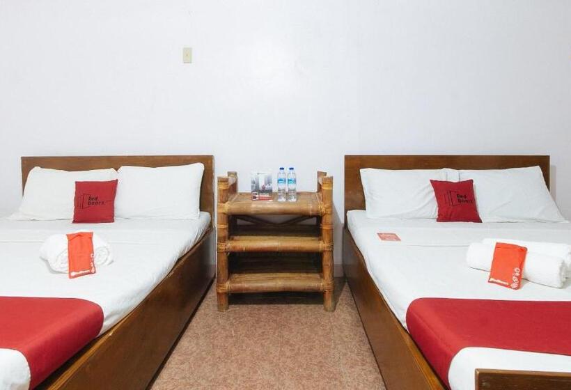 غرفة عائلية, Reddoorz Hostel At Megans Paradisio Beach Resort