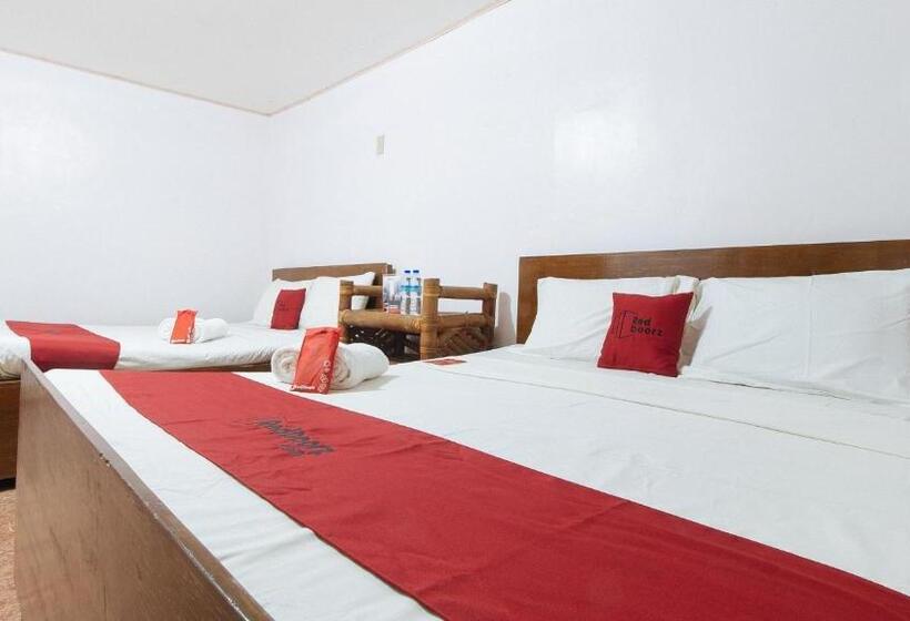 غرفة عائلية, Reddoorz Hostel At Megans Paradisio Beach Resort
