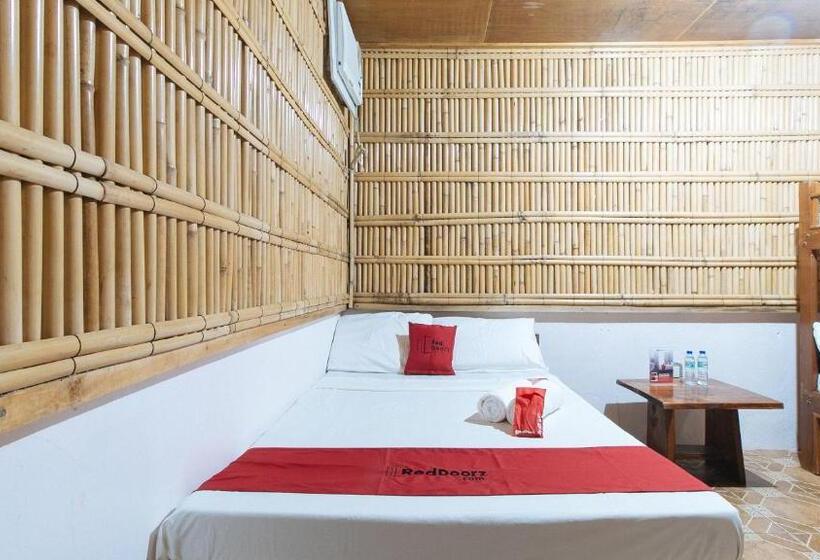 سوییت خانوادگی, Reddoorz Hostel At Megans Paradisio Beach Resort