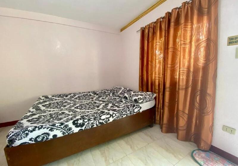 غرفة ديلوكس, Reddoorz Hostel At Megans Paradisio Beach Resort