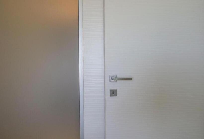 סוויטת ג'וניור עם בריכה, Sunset