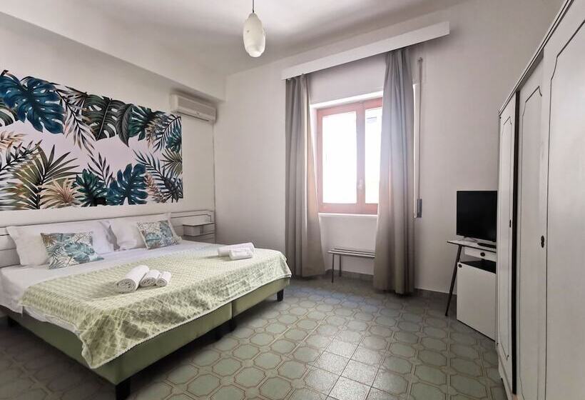 Economy Triple Room, Tea Praia A Mare