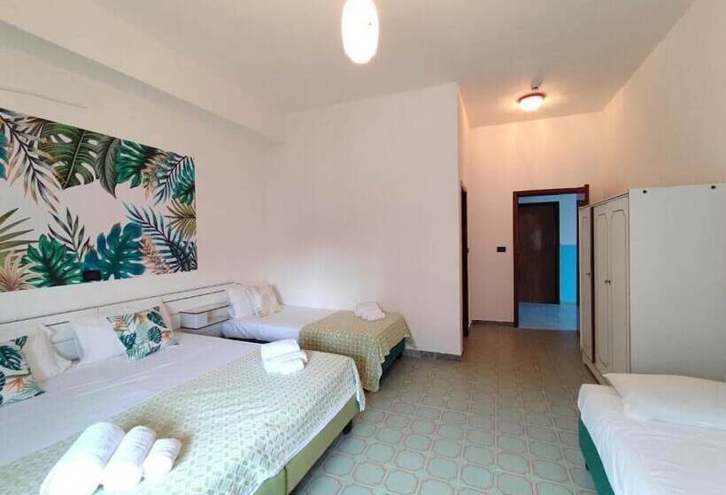 Economy Quadruple Room, Tea Praia A Mare