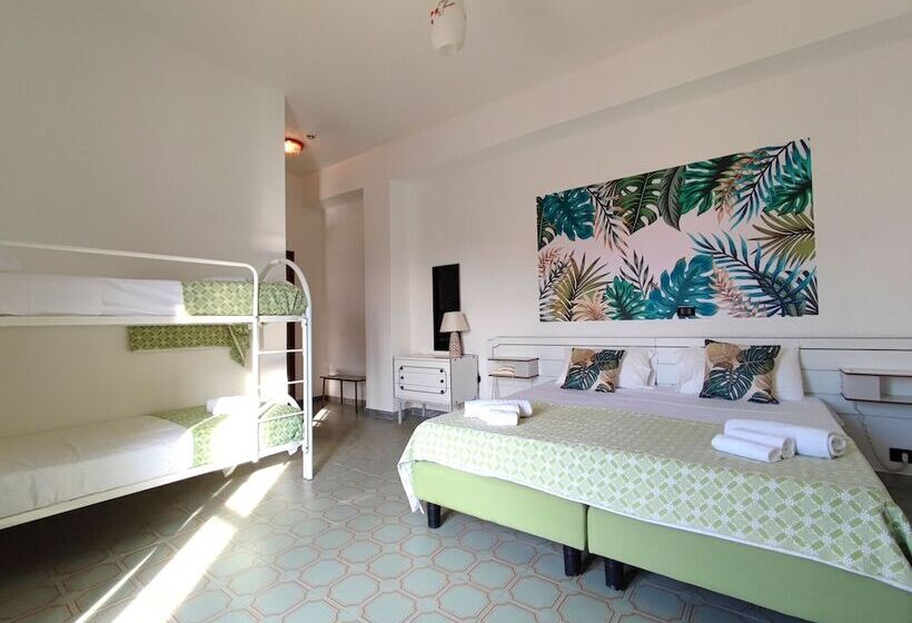 Economy Quadruple Room, Tea Praia A Mare