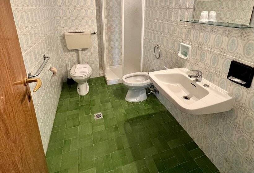 Economy Quadruple Room, Tea Praia A Mare