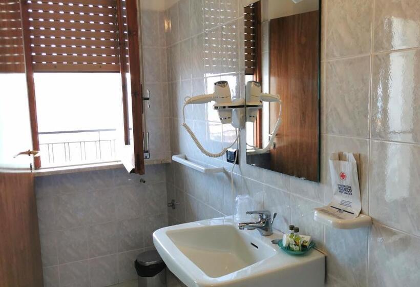 اتاق استاندارد با بالکن و چشمانداز دریا, Tea Praia A Mare