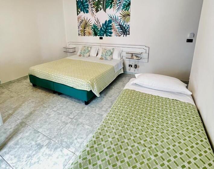 اتاق سوپریور سه تخته, Tea Praia A Mare