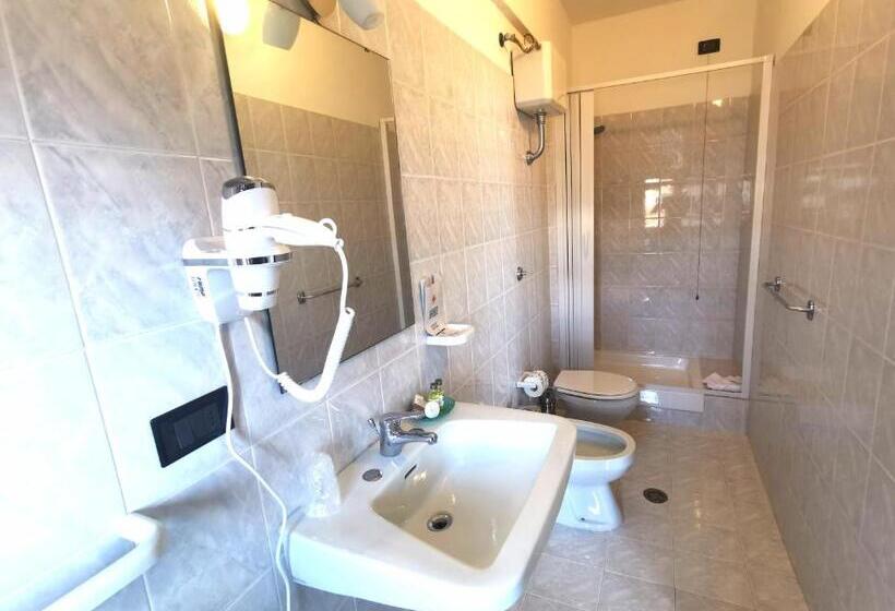 اتاق استاندارد چهار تخته با چشمانداز دریا, Tea Praia A Mare