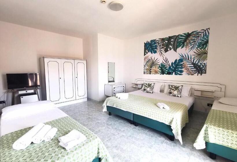 اتاق استاندارد چهار تخته با چشمانداز دریا, Tea Praia A Mare