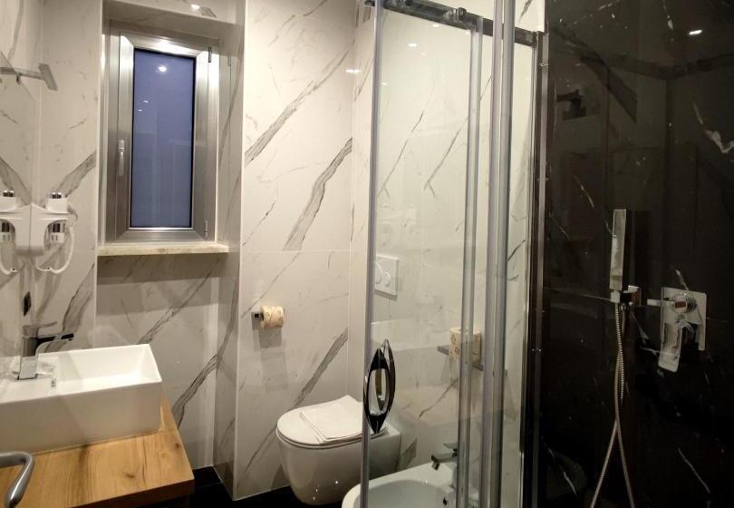 اتاق لوکس چهار تخته, Tea Praia A Mare