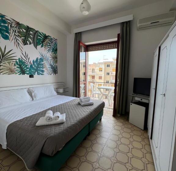 اتاق اکونومی, Tea Praia A Mare