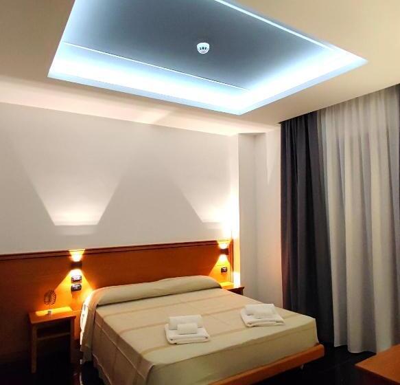 اتاق لوکس با بالکن, Tea Praia A Mare