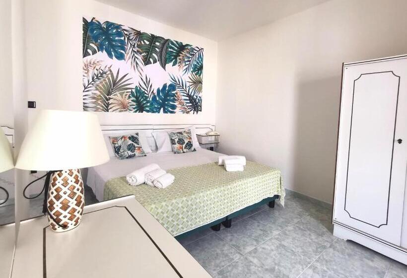 اتاق استاندارد با بالکن و چشمانداز دریا, Tea Praia A Mare