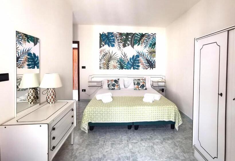 اتاق استاندارد با بالکن و چشمانداز دریا, Tea Praia A Mare