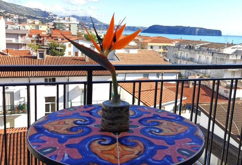 اتاق استاندارد با بالکن و چشمانداز دریا, Tea Praia A Mare