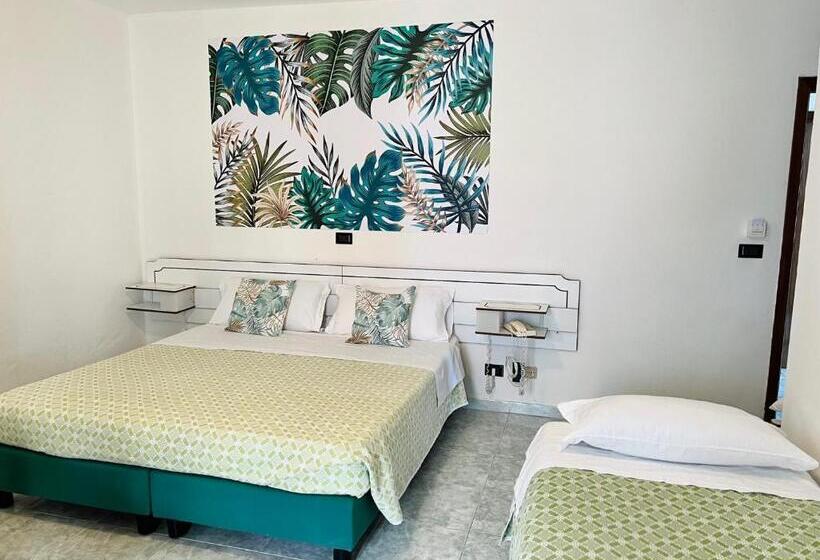 اتاق سوپریور سه تخته, Tea Praia A Mare