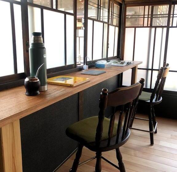三人经典房间, Okiya Guest House & Tapas Bar