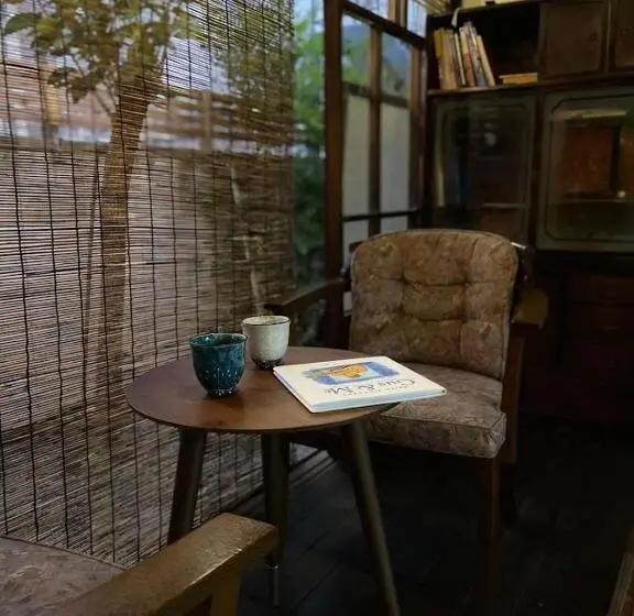 １ベッドルームハウス, Okiya Guest House & Tapas Bar
