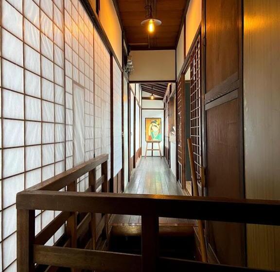 1间卧室的房子, Okiya Guest House & Tapas Bar