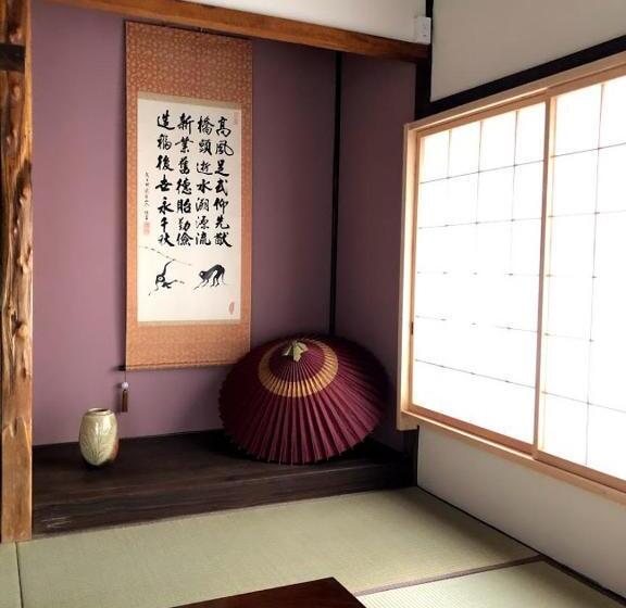 三人经典房间, Okiya Guest House & Tapas Bar