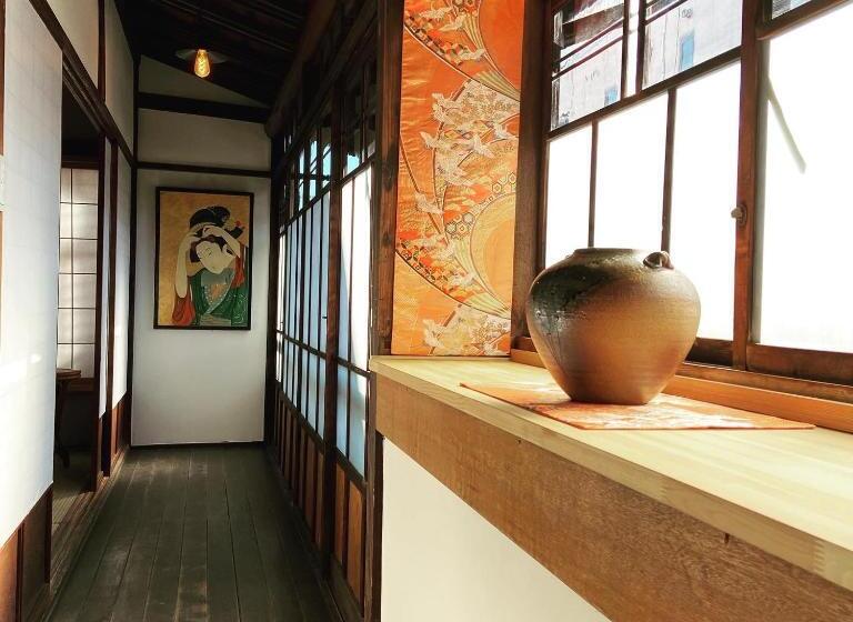 בית, חדר שינה 1, Okiya Guest House & Tapas Bar