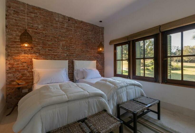 کلبه ییلاقی, Scratch House Hotel Boutique