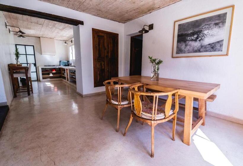 کلبه ییلاقی, Scratch House Hotel Boutique