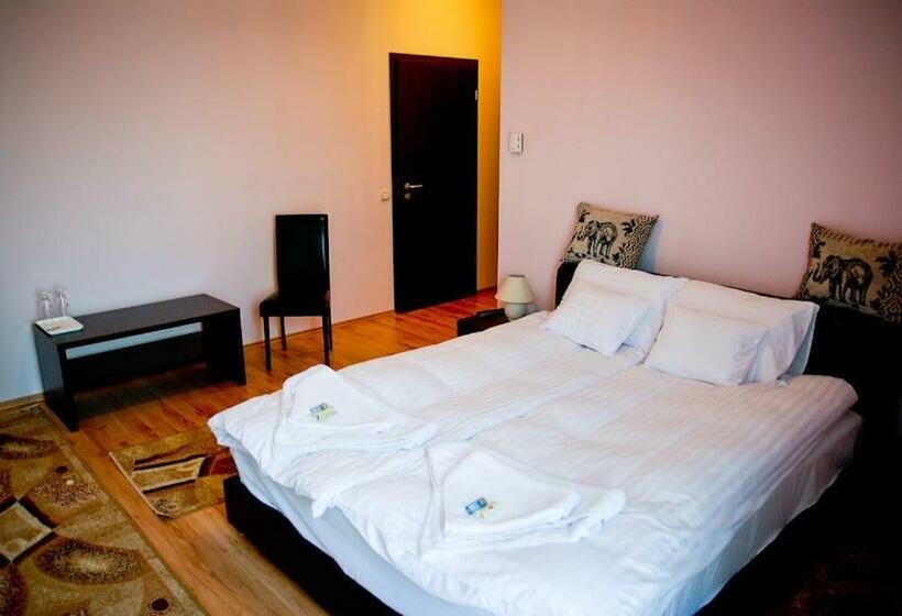 Номер Стандарт, Pazonyi Fogadó és étterem