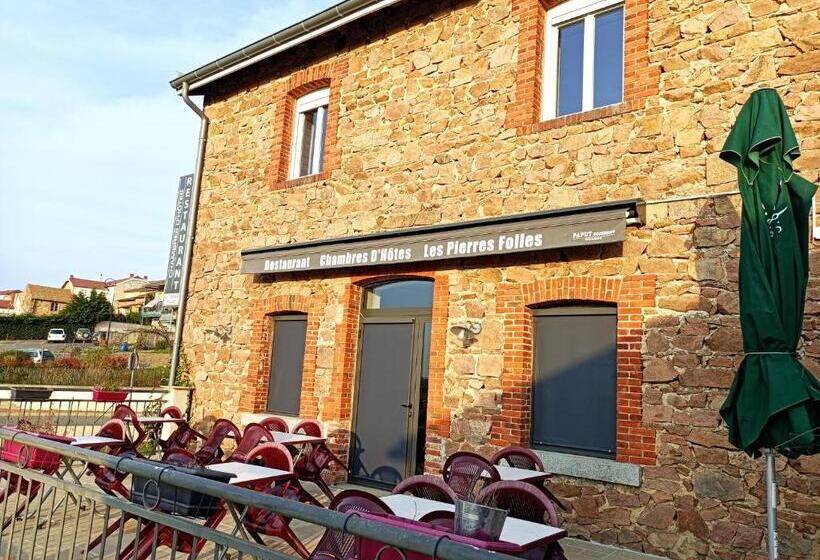 חדר סטנדרט לשלושה, Les Pierres Folles