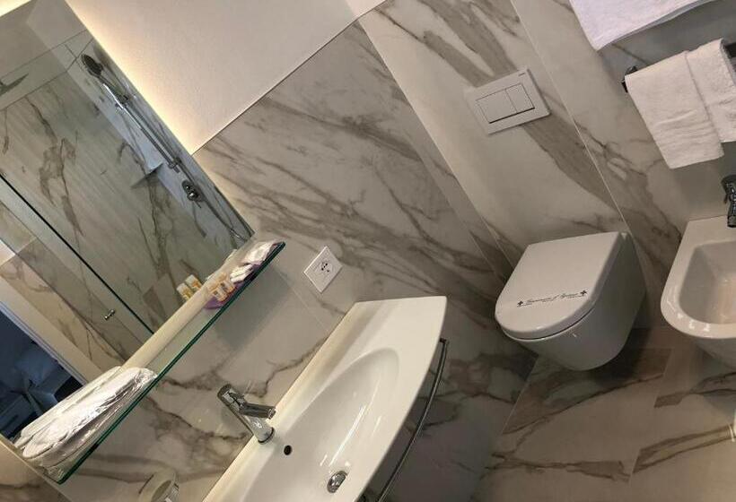 Camera Superiore Vista Mare, Gorini