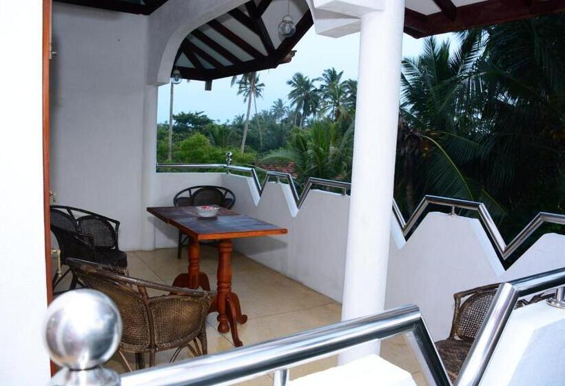 豪华海景房带阳台, Kabalana Design House Villa