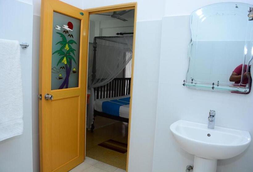 带阳台的三人标准间, Kabalana Design House Villa