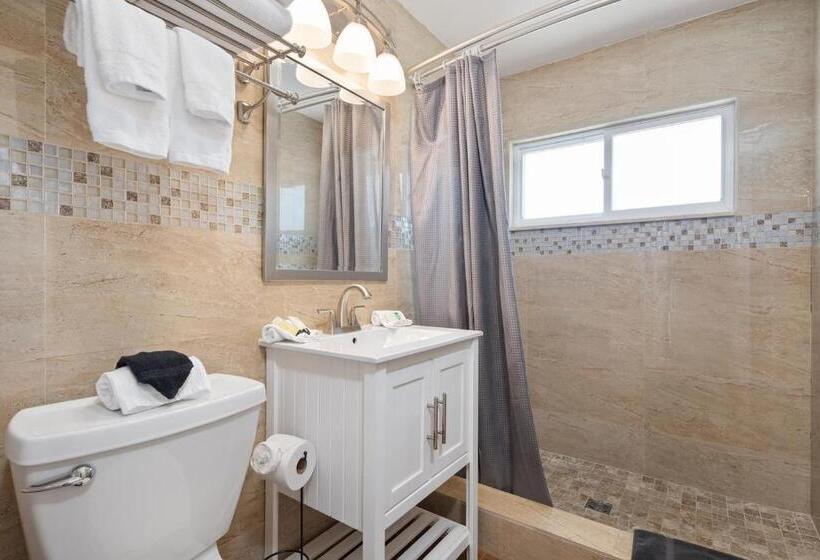 شقة غرفة واحدة, Suntan Terrace