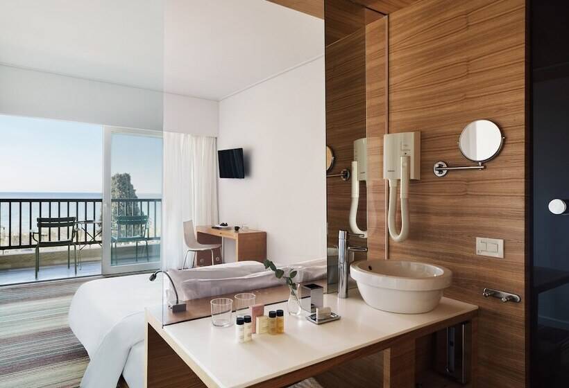 جناح جونيور سوبيريور مطل على البحر, Doryssa Seaside Resort