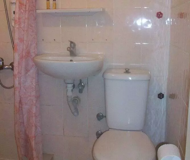اتاق اکونومی, Guzel Izmir Oteli