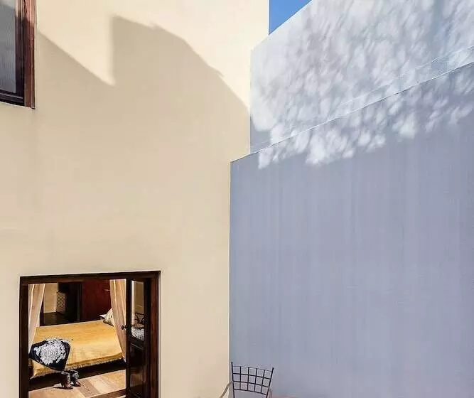 سوییت جونیور, Avalon Boutique Suites