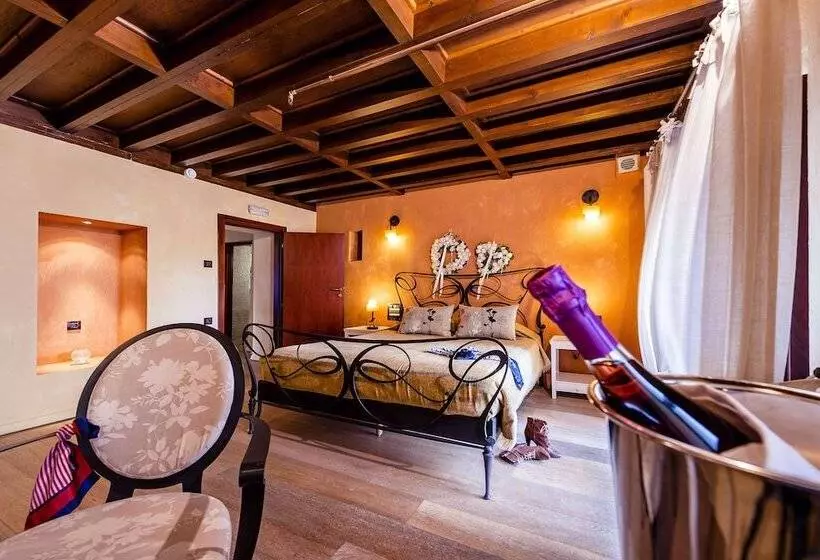 سوییت جونیور, Avalon Boutique Suites