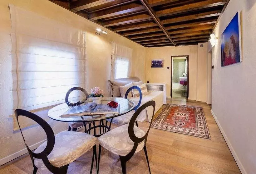 سوییت جونیور, Avalon Boutique Suites