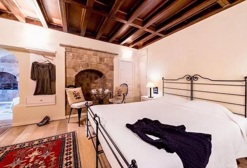 سوییت جونیور, Avalon Boutique Suites