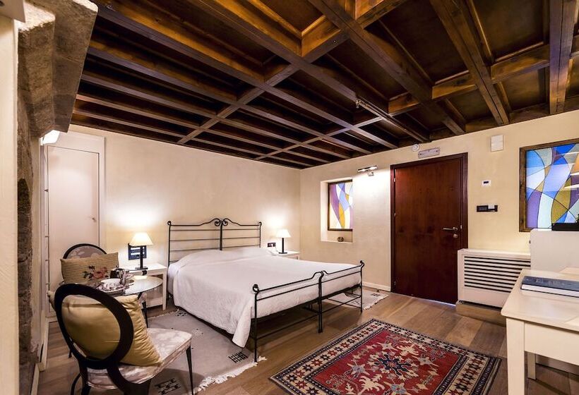 Полулюкс, Avalon Boutique Suites