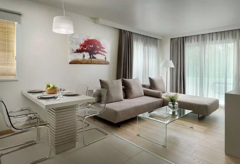 سوییت خانوادگی, Blazer Suites